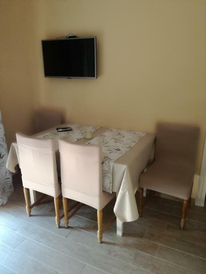 Feel Good Apartment Mundanije المظهر الخارجي الصورة